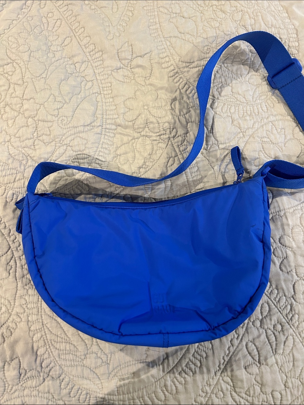 Vibrant Blue Women’s Crossbody Bag with Adjustable Strap